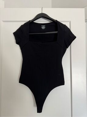 Pumiey Black Square Neck Bodysuit, size small